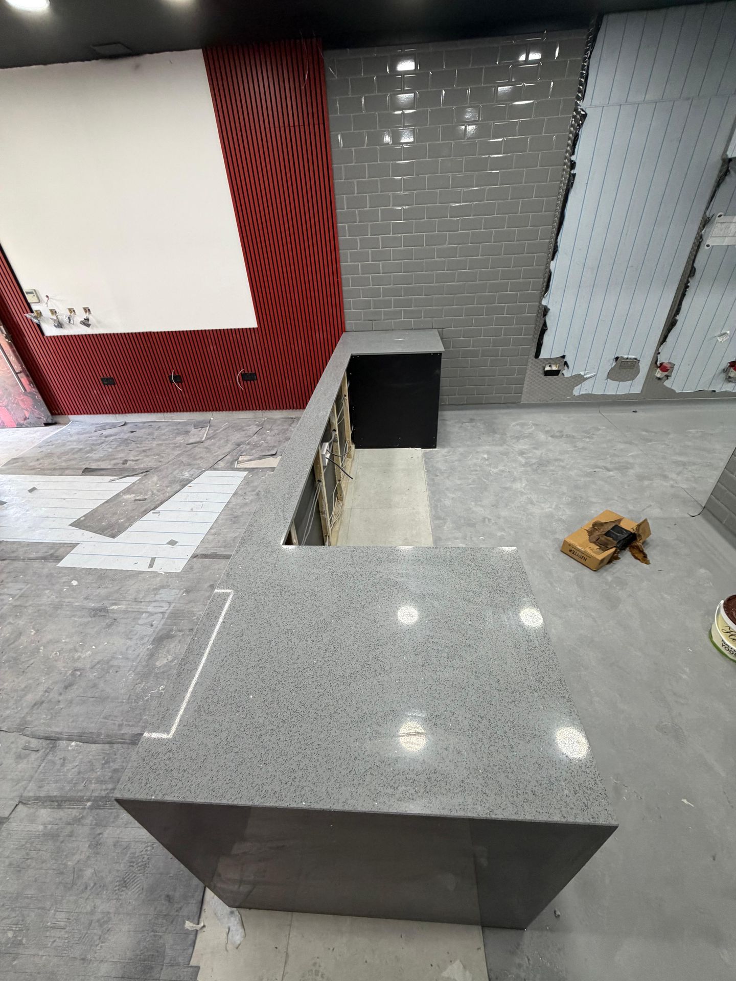 Mitred Counter & Black Quartz Front